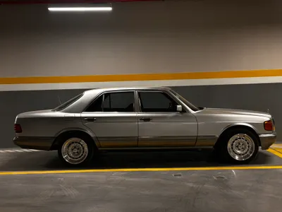 1989 مرسيدس - بنز إس إي 300