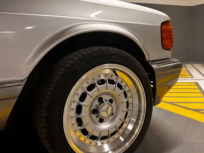 1989 مرسيدس - بنز إس إي 300