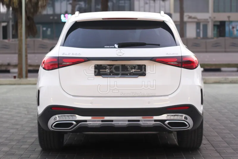 2025 مرسيدس - بنز جي إل سي 300