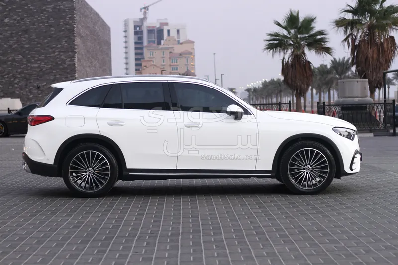 2025 مرسيدس - بنز جي إل سي 300