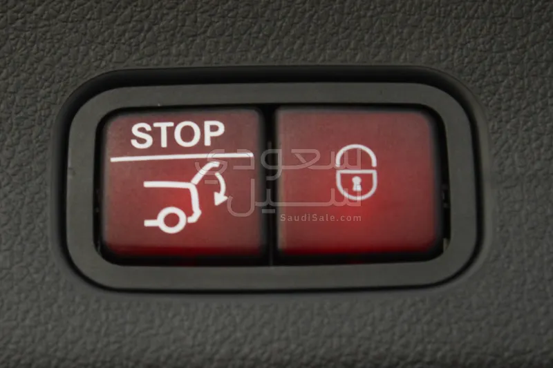 2025 مرسيدس - بنز جي إل سي 300