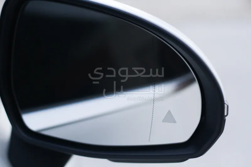 2025 مرسيدس - بنز جي إل سي 300