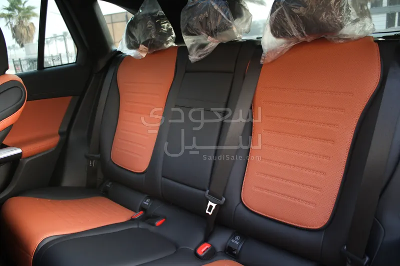 2025 مرسيدس - بنز جي إل سي 300