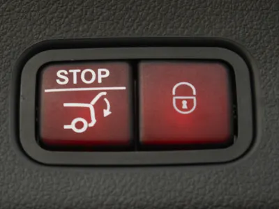 2025 مرسيدس - بنز جي إل سي 300