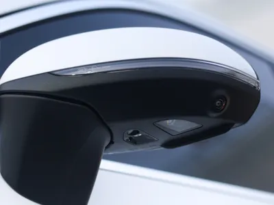 2025 مرسيدس - بنز جي إل سي 300