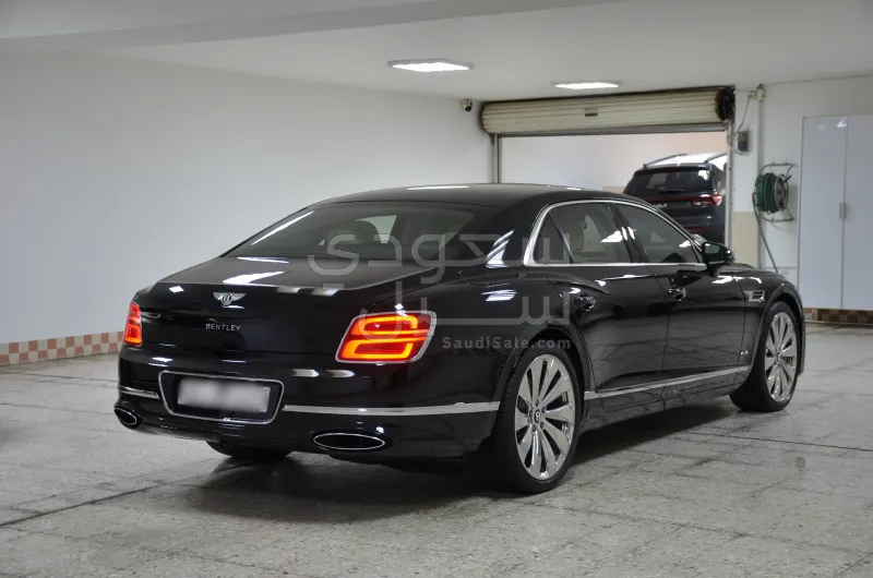 2022 بنتلي كونتيننتل فلاينج سبير دابليو 12