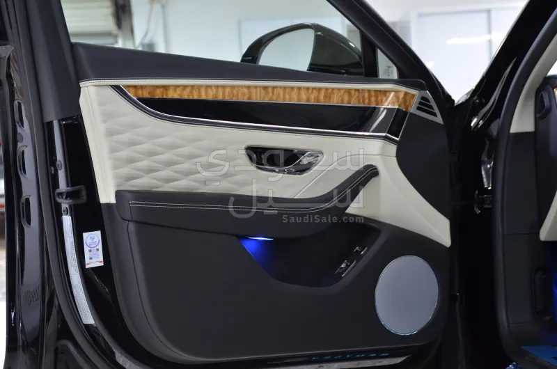 2022 بنتلي كونتيننتل فلاينج سبير دابليو 12