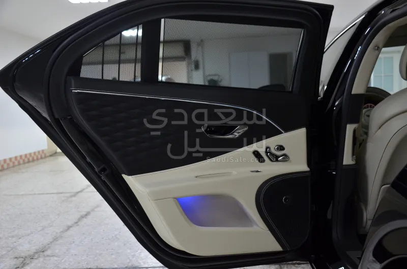 2022 بنتلي كونتيننتل فلاينج سبير دابليو 12