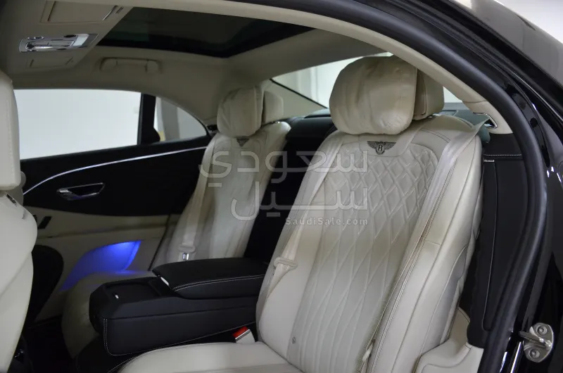 2022 بنتلي كونتيننتل فلاينج سبير دابليو 12