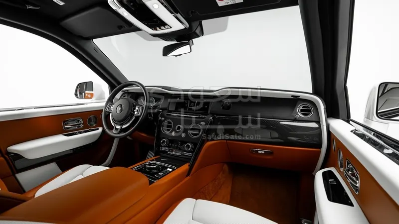 2020 رولز رويس كولينان بلاك بادج