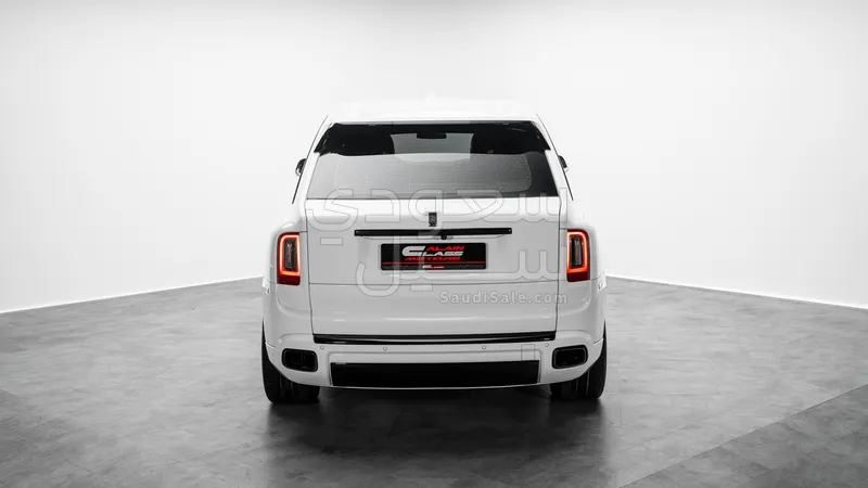 2020 رولز رويس كولينان بلاك بادج