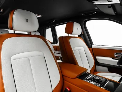 2020 رولز رويس كولينان بلاك بادج