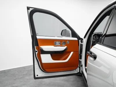 2020 رولز رويس كولينان بلاك بادج