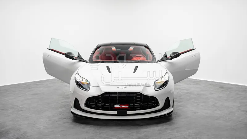 2024 استون مارتن دي بي 12