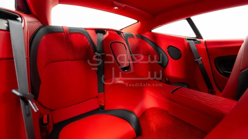 2024 استون مارتن دي بي 12