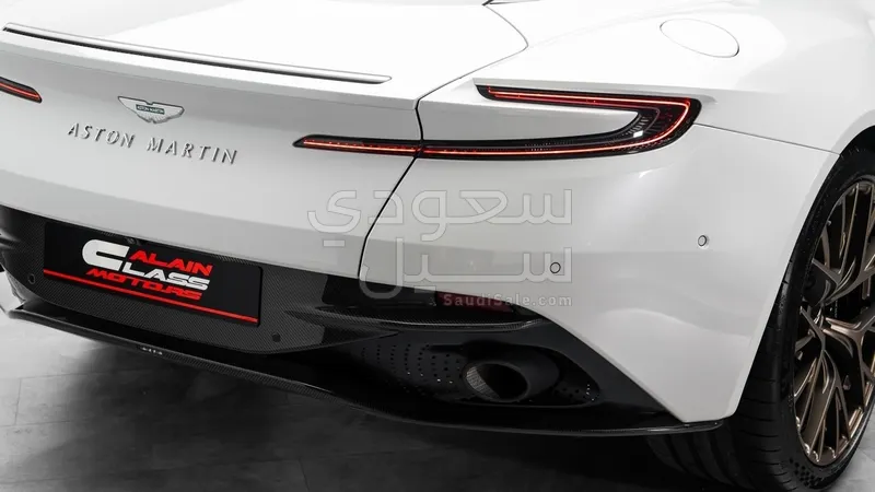 2024 استون مارتن دي بي 12