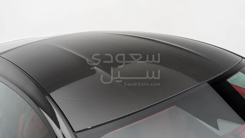 2024 استون مارتن دي بي 12