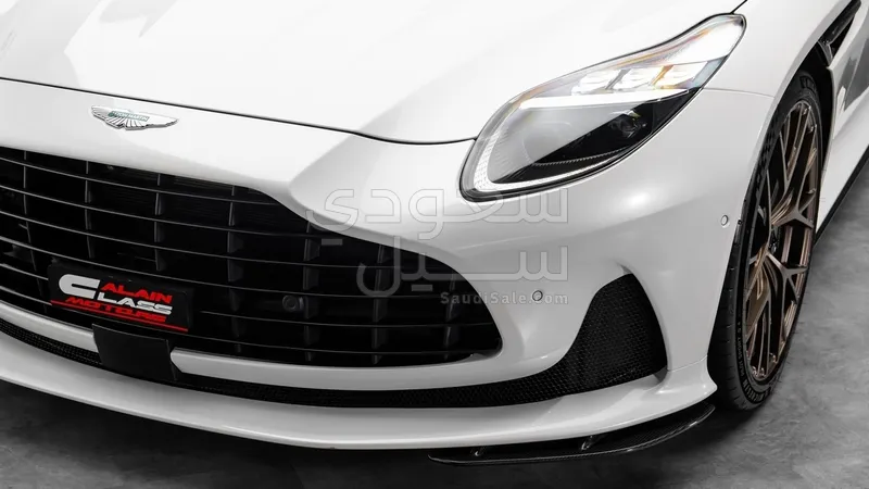 2024 استون مارتن دي بي 12