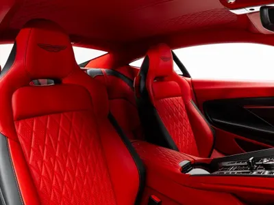 2024 استون مارتن دي بي 12