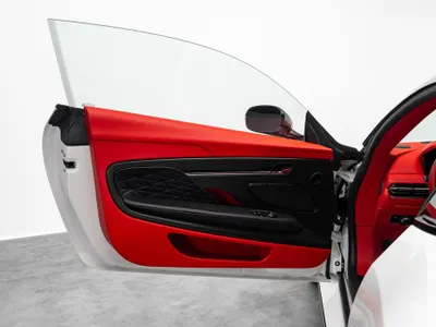 2024 استون مارتن دي بي 12