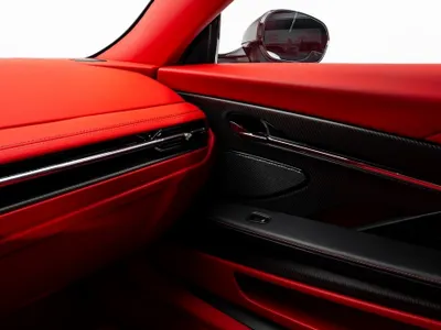 2024 استون مارتن دي بي 12