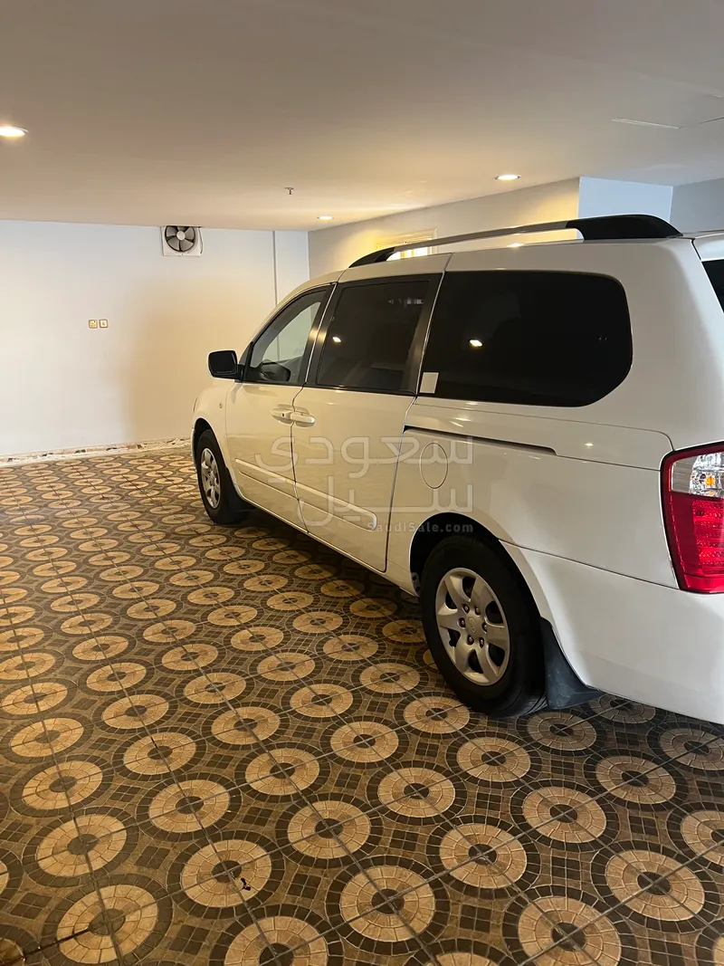 2009 كيا كارنفال