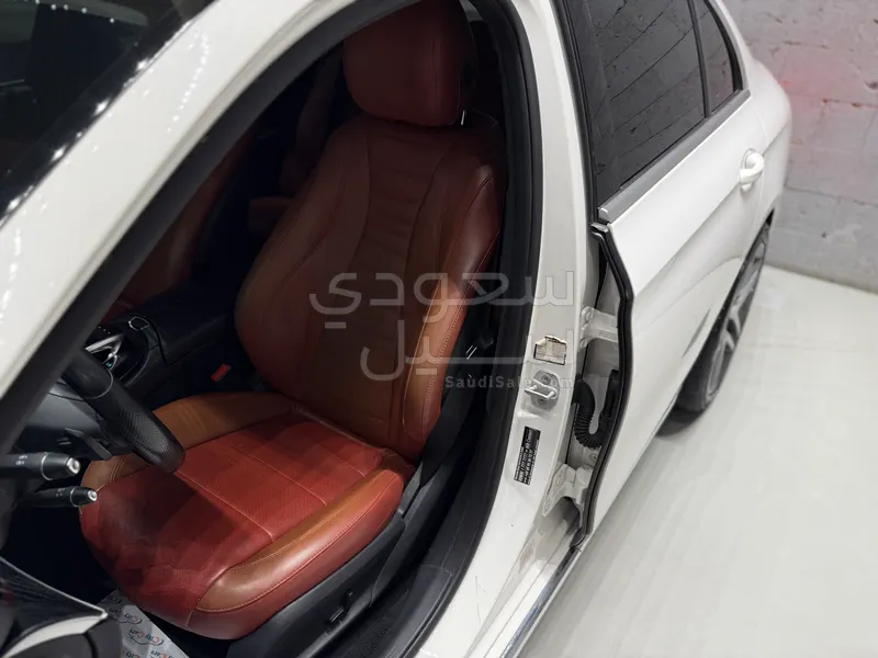 2017 مرسيدس - بنز إي 63 أي إم جي