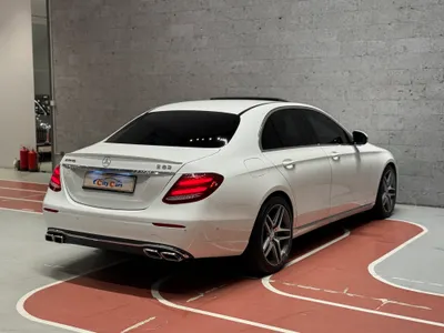 2017 مرسيدس - بنز إي 63 أي إم جي