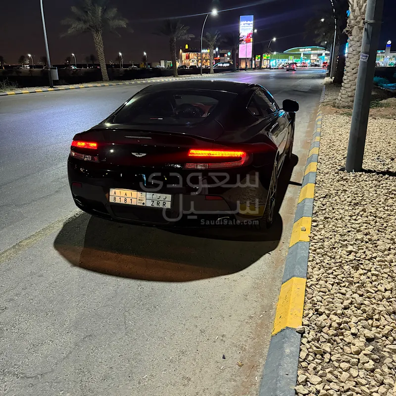 2013 استون مارتن في 8 فانتج