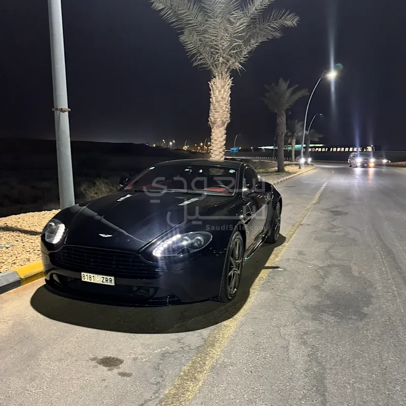 2013 استون مارتن في 8 فانتج