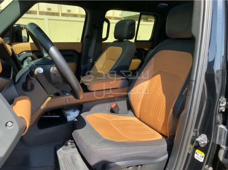 2023 لاند روفر ديفيندر اكس 110