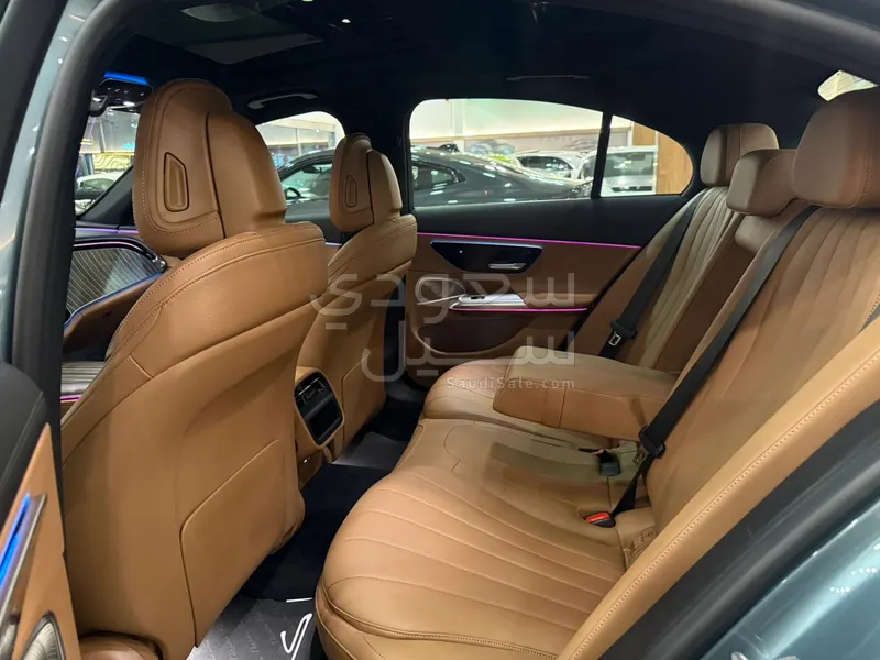 2024 مرسيدس - بنز إي 300 أي إم جي