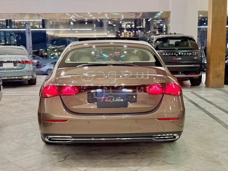 2024 مرسيدس - بنز إي 200