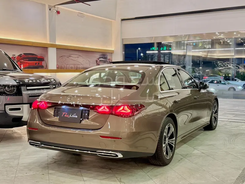 2024 مرسيدس - بنز إي 200