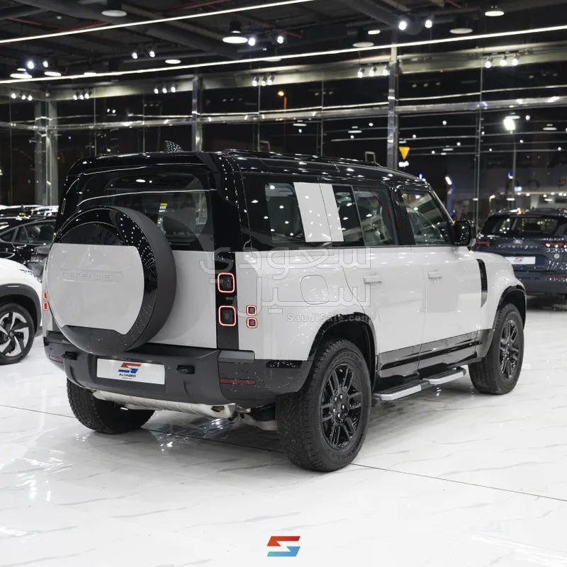 2026 لاند روفر ديفيندر 110