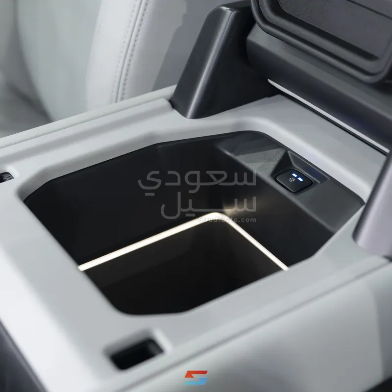 2026 لاند روفر ديفيندر 110