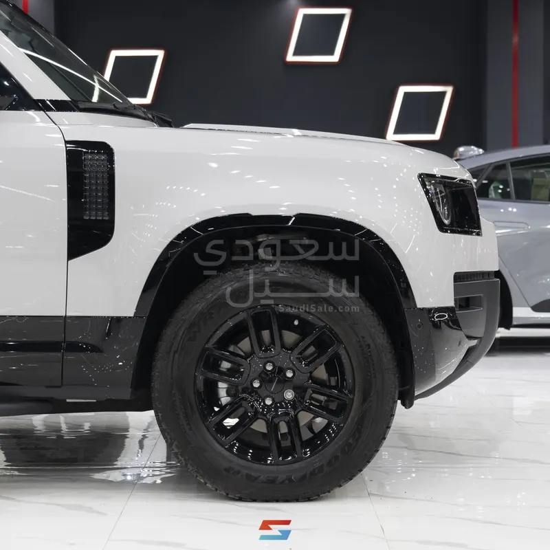 2026 لاند روفر ديفيندر 110