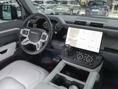 2026 لاند روفر ديفيندر 110