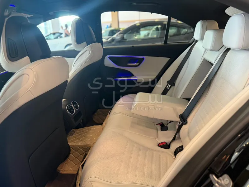 2025 مرسيدس - بنز سي 200 أي إم جي