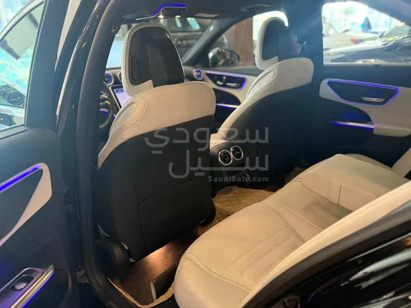 2025 مرسيدس - بنز سي 200 أي إم جي