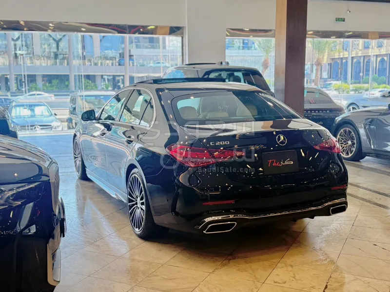 2025 مرسيدس - بنز سي 200 أي إم جي