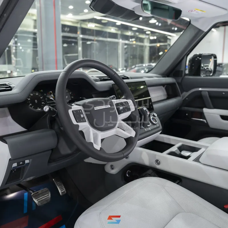 2026 لاند روفر ديفيندر اس اي