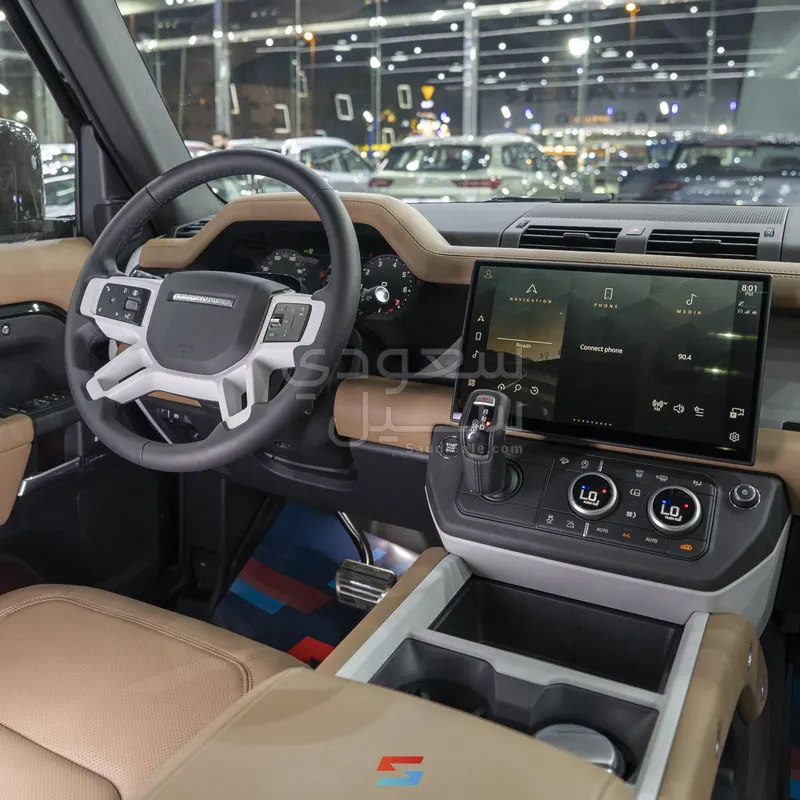 2026 لاند روفر ديفيندر 110