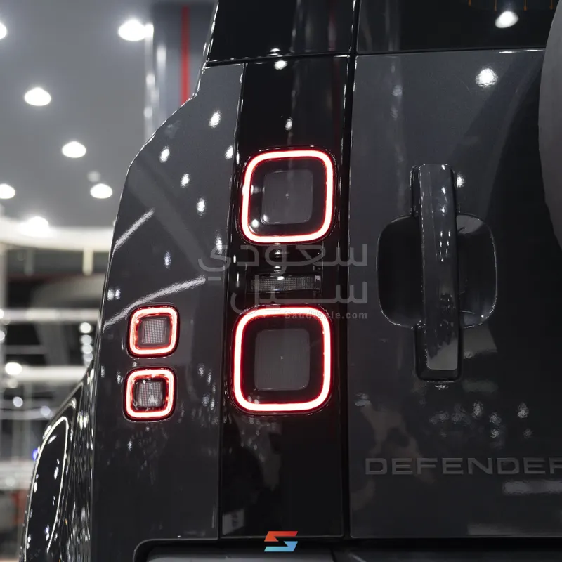 2026 لاند روفر ديفيندر اس اي