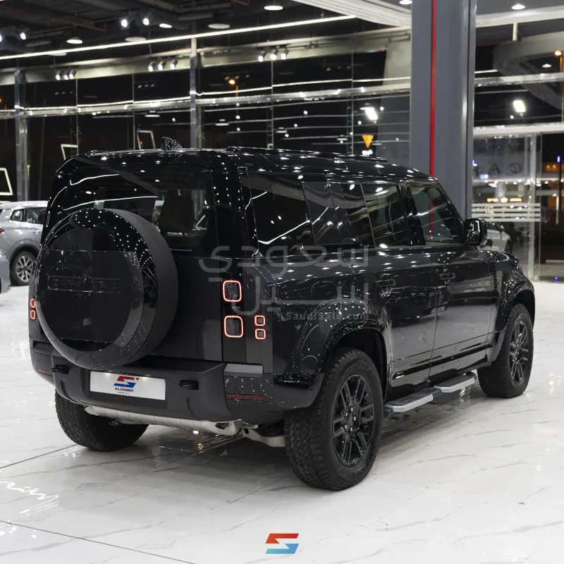 2026 لاند روفر ديفيندر اس اي