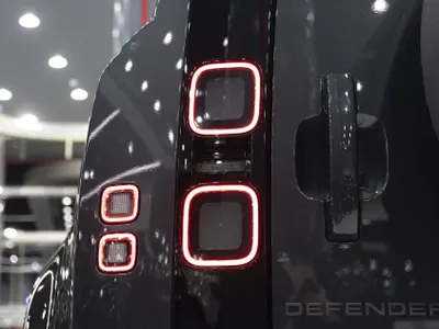 2026 لاند روفر ديفيندر اس اي