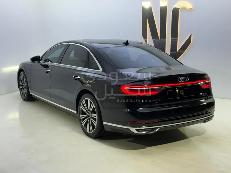 2019 اودي اي 8 ال