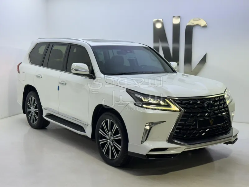 2017 لكزس إل إكس 570