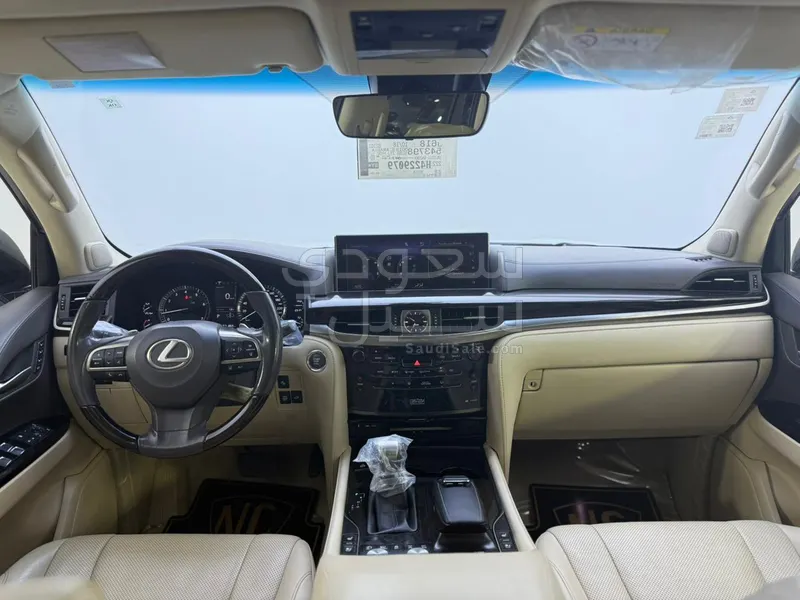 2017 لكزس إل إكس 570