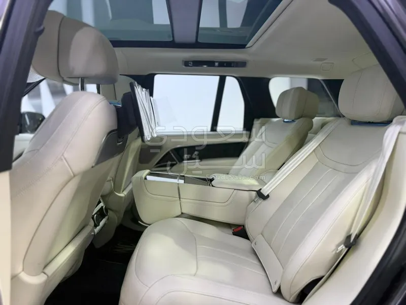 2025 لاند روفر رينج روفر اوتوبيوغرافي